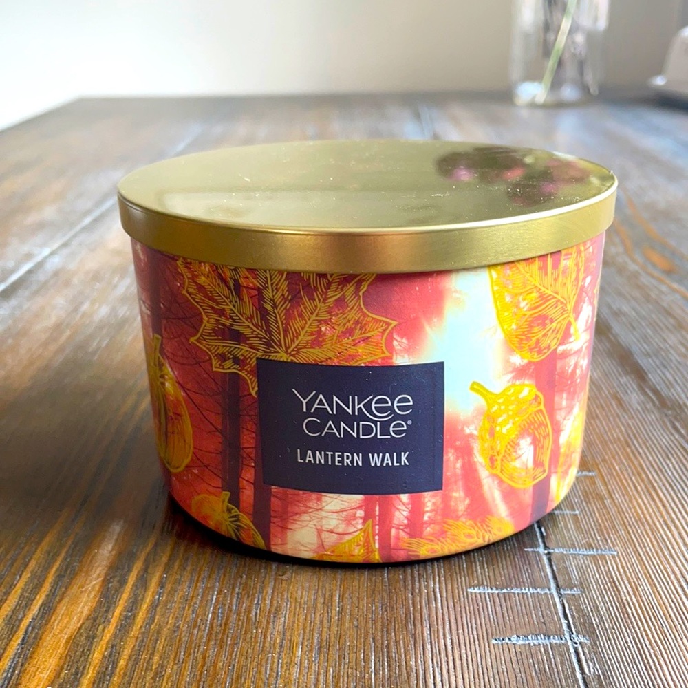 Yankee candle lantern walk three wick candle